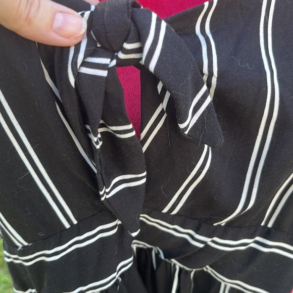 Velvet Torch Los Angeles black and white stripe sleeveless dress. Size L runs M - Picture 3 of 7